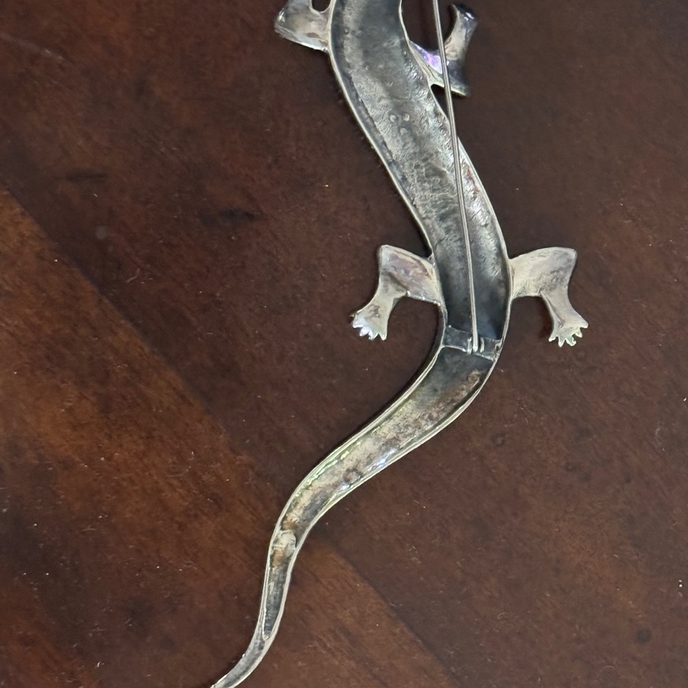 5.5” Silver Lizard Brooch with Marcacites - Picture 7 of 15